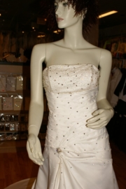 Strapless ivoor bruidsjurk  ( Nr 111304 )