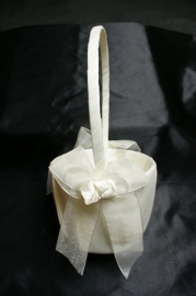 Lang hengsel mandje met strik