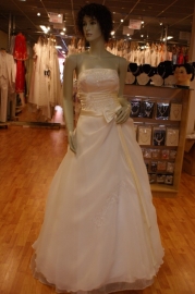 Strapless ivoor bruidsjurk  ( Nr. AX-362 )