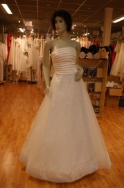 Strapless ivoor bruidsjurk  ( Nr. 01001 )