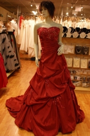 Strapless bruidsjurk met sleep PSF - 111303 rood
