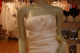 Strapless ivoor bruidsjurk  ( Nr. 3195 )