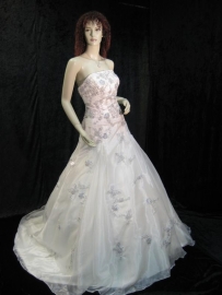 Strapless bruidsjurk met zilver bewerking ( Nr. psf H0887 )