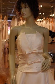 Strapless ivoor bruidsjurk ( Nr. TB - 8140 )