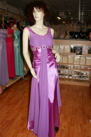 Galajurk in satijn en met chiffon SYR 22863