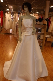 Strapless ivoor bruidsjurk ( Nr. TB - 8140 )