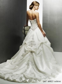 Strapless bruidsjurk met schitterende sleep 0823