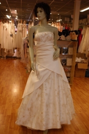 Strapless ivoor bruidsjurk  ( Nr. 3195 )