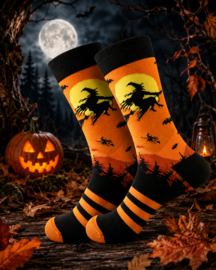 Halloween sokken – Heks op bezemsteel