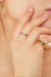 Ring goud kleurig staal met fuchsia roze zirkonia's | Ringmaat 16
