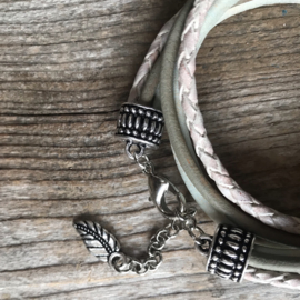 Wikkelarmband dames mintgroen met bedeltjes