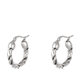 Stalen Bali oorringen twisted zilver