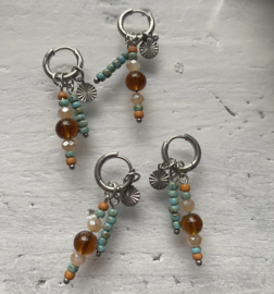 Oorringen Staal bedels Zilver bruine en turquoise kralen hangers