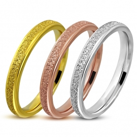 Setje van drie ringen in drie kleuren