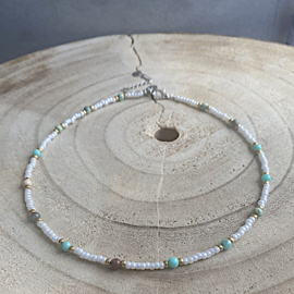 Dames witte kralen ketting rocailles met goud en turquoise
