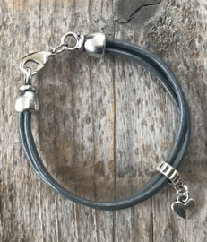 Leren meiden armband grijs met hartje