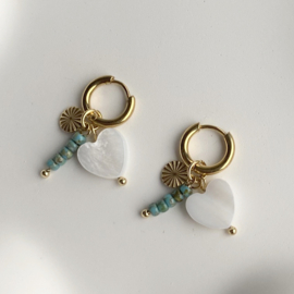 Rvs Oorringen goud parelmoer hartje met kralen hangertjes turquoise