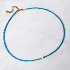 Blauwe turquoise rocailles stalen choker ketting met pareltje