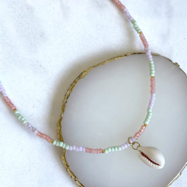 Pastel kralen kinder ketting met schelpje Staal Goud