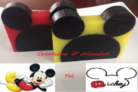 043. Yelitza van Creaciones D'orlemont - Mickey Mouse Zeep