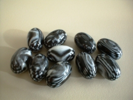 bead - acrylic - black/white - oval - 14x20 mm - 10 units - KEB041