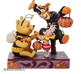 Winnie The Pooh & Friends Halloween H16cm 6010864  ruim op voorraad