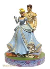 Cinderella & Prince + BASE COLOR  Ø16cm "A Fairytale Love" H19,5cm Jim Shore 6015016 *