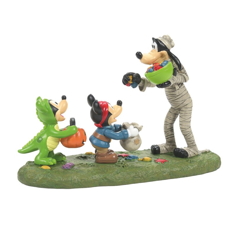 Halloween Treats from Goofy - H9cm Disney Village by D56 6009781