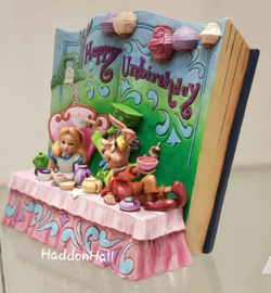 ALICE ,  Happy Unbirthday  Storybook  H 16 cm.  4062257  Jim Shore Disney Traditions retired *
