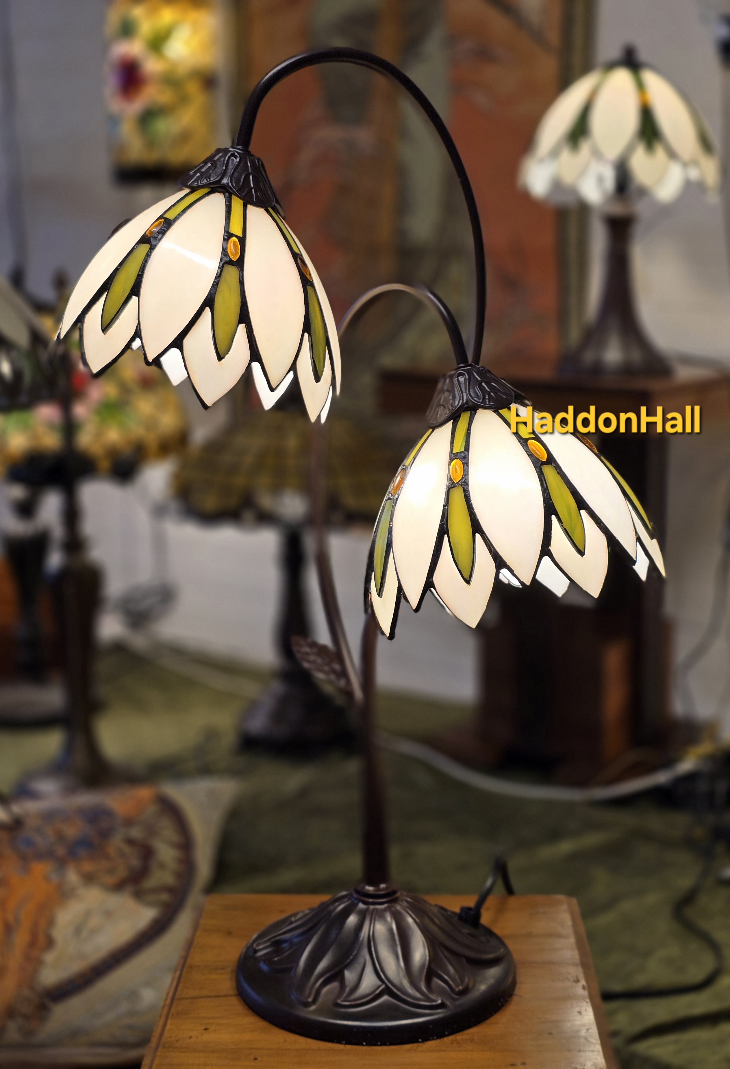 6355Tafellamp H61cm met 2 Tiffany kappen Ø18cm Odette