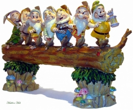 SEVEN DWARFS Homeward Bound  Jim Shore  4005434 Zeven Dwergen boomstam *