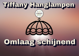 Hanglampen omlaag schijnend