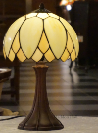 5135 * Tafellamp Tiffany H41cm Ø26cm Lelie