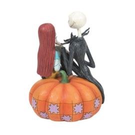 Nightmare - Jack & Sally on a Pumpkin H16cm Jim Shore 6014358 pre-order *