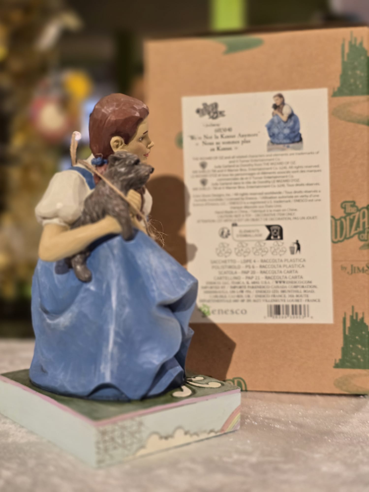 Wizard of Oz , Dorothy "We're not In Kansas Anymore" Jim Shore 6005040  retired