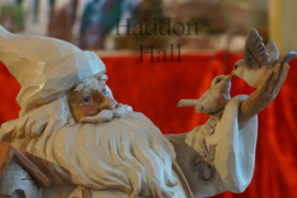 White Woodland Kerstman H 26,5cm Jim Shore White Woodland Santa 4058735 retired, laatste exemplaren *