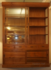 Kast -Boekenkast - Vitrinekast H 270 cm  B 200 cm Massief Teakhout Winkelkast