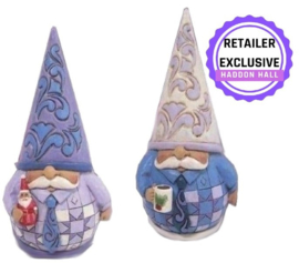 Gnomes Set van 2 - Holding Santa & Holding Coffee Mug  op voorraad *