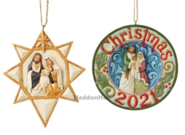 Holy Family Black and Gold & Christmas Dated 2021 - Set van 2 Jim Shore Hanging Ornaments *