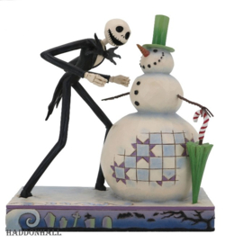 Jack Skellington Discovering Snowman H16,5cm Jim Shore 6013056 retired, laatste exemplaar.