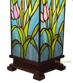 5749 * Windlicht Tiffany H58 cm met Tulpen