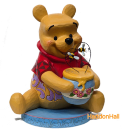 Winnie the Pooh Honey Pot  H32 cm  + Jim Shore  Base Kleur 22 cm , in stock