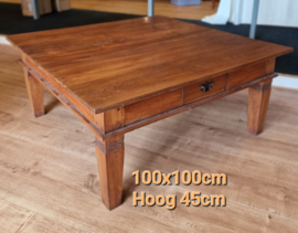 Tafel -Salontafel 100x100cm H45cm Massief teakhout