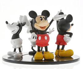 Mickey 90 Years - Evolution of Mickey Scene gelimiteerd wereldwijd 400 stuks.
