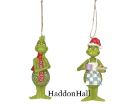 Set van 2 Grinch Hanging Ornament - Dated 2022 & Grinch on Apron - Jim Shore