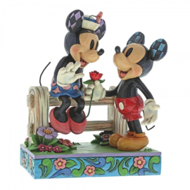 MICKEY & MINNIE "Blossoming Romance" H17cm Jim Shore 6000969 uitverkocht