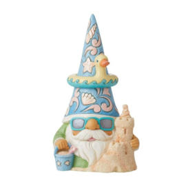 Coastal Gnome with Sandcastle H15cm Jim Shore 6012798 retired, laatste exemplaren *