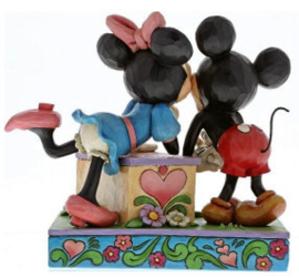 MICKEY & MINNIE "Kissing Booth" H15cm Jim Shore 6000970  retired, laatste exemplaren *