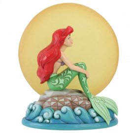 Ariel Sitting on Rock by Moon H19cm  met verlichting retired *