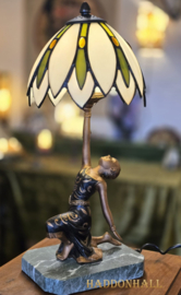 8008  Tafellamp  Golden Art Deco Lady H40cm met Tiffany kap Ø18cm Odette